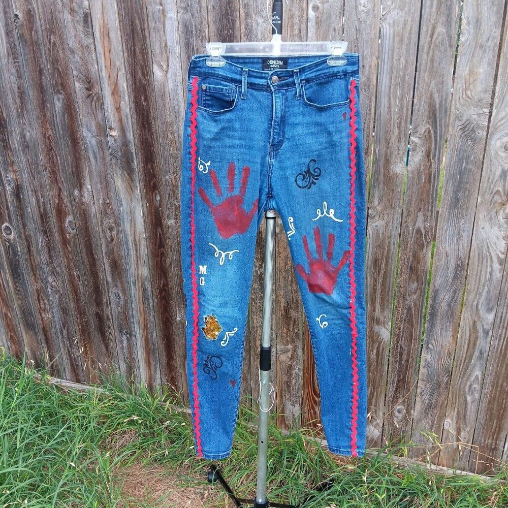 Denizen Levis High Rise Jeans Womans 10 W30 Distress Embellishment Artwork Pants